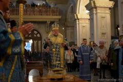 В канун праздника Рождества Пресвятой Богородицы архиепископ Артемий совершил всенощное бдение в Покровском соборе