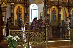 Накануне праздника Воздвижения Креста Господня архиепископ Артемий совершил всенощное бдение в Покровском соборе