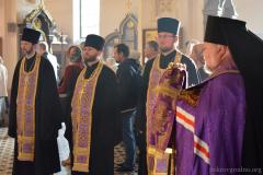 Накануне праздника Воздвижения Креста Господня архиепископ Артемий совершил всенощное бдение в Покровском соборе