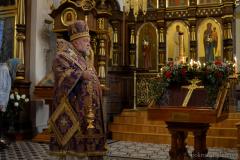 Накануне праздника Воздвижения Креста Господня архиепископ Артемий совершил всенощное бдение в Покровском соборе