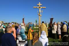 В поселке Зельве установили поклонный крест