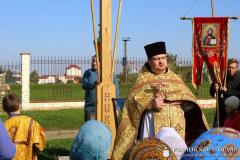 В поселке Зельве установили поклонный крест