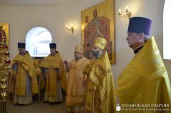 Архиепископ Артемий совершил литургию в нижнем храме прихода Богоявления Господня города Щучин