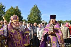 В день Воздвижения Креста Господня архиепископ Артемий посетил приход деревни Головачи