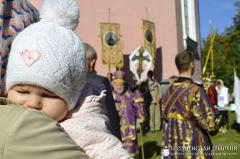 В день Воздвижения Креста Господня архиепископ Артемий посетил приход деревни Головачи
