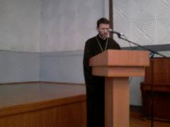 Священник Покровского собора провел беседу с родителями учеников ГУО "Средняя школа №2"