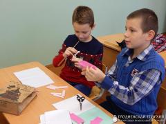 В воскресной школе прихода агрогородка Квасовка прошли занятия, посвященные Покрову Пресвятой Богородицы