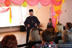 Священник принял участие во встрече в Зельвенском социальном центре