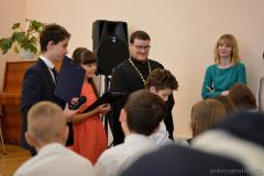 Воспитанники воскресной школы собора поздравили матерей с праздником Покрова Пресвятой Богородицы концертом