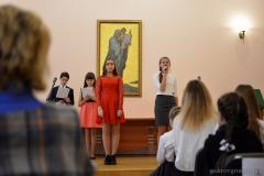 Воспитанники воскресной школы собора поздравили матерей с праздником Покрова Пресвятой Богородицы концертом