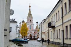 Воспитанники воскресной школы собора поздравили матерей с праздником Покрова Пресвятой Богородицы концертом