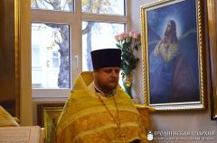 Архиепископ Артемий совершил литургию в храме Святителя Николая Чудотворца города Волковыска