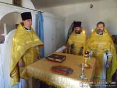 В деревне Галубы установили крест на купол новосооруженного домового храма