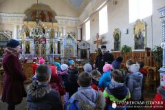 Школьники поселка Зельвы посетили храм Святой Троицы