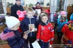 Школьники поселка Зельвы посетили храм Святой Троицы