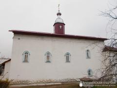 В храме преподобного Серафима Саровского при исправительной колонии №11 г. Волковыска была совершена Божественная литургия