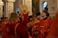 В день своего тезоименитства архиепископ Артемий совершил литургию в кафедральном соборе Гродно