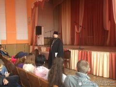 Настоятель храма поселка Берестовица встретился с учащимися сельскохозяйственного лицея