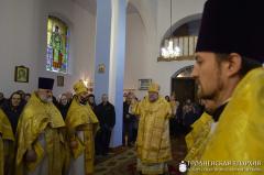 Архиепископ Артемий совершил литургию в храме в честь Воздвижения Креста Господня деревни Свислочь