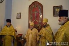 Архиепископ Артемий совершил литургию в храме в честь Воздвижения Креста Господня деревни Свислочь