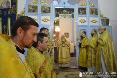 Архиепископ Артемий совершил литургию в храме в честь Воздвижения Креста Господня деревни Свислочь