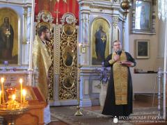 Прихожане храма Святой Троицы поселка Зельва проводили своего клирика на новый приход