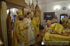 В день памяти святителя Николая архиепископ Артемий совершил литургию и хиротонию в домовой церкви Архиерейского Подворья