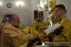 В день памяти святителя Николая архиепископ Артемий совершил литургию и хиротонию в домовой церкви Архиерейского Подворья