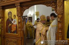 В день памяти святителя Николая архиепископ Артемий совершил литургию и хиротонию в домовой церкви Архиерейского Подворья