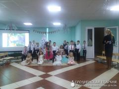 Рождественский утренник в средней школе №3 города Скиделя
