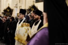 В Рождественский сочельник архиепископ Артемий возглавил богослужения в Покровском соборе