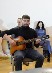 80-летию Владимира Высоцкого в Покровском соборе посвятили музыкально-поэтический вечер "Я только малость объясню в стихе..."