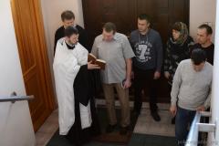 Братчика общества трезвости "Покровское" посредством Таинства Миропомазания присоединили к Православной Церкви