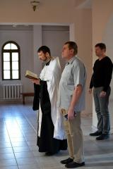 Братчика общества трезвости "Покровское" посредством Таинства Миропомазания присоединили к Православной Церкви