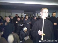 Владыка Артемий возглавил чтение Великого канона в нижнем храме прихода Усекновения Главы Иоанна Предтечи города Гродно