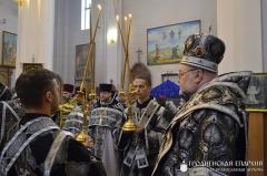 В пятницу первой седмицы Великого поста архиепископ Артемий совершил Литургию Преждеосвященных Даров в кафедральном соборе Волковыска