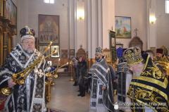 В пятницу первой седмицы Великого поста архиепископ Артемий совершил Литургию Преждеосвященных Даров в кафедральном соборе Волковыска