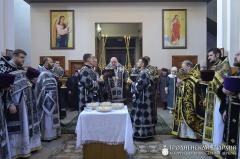 В пятницу первой седмицы Великого поста архиепископ Артемий совершил Литургию Преждеосвященных Даров в кафедральном соборе Волковыска