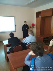 Священник провел ряд встреч в школе №7 города Гродно