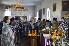 Архиепископ Артемий совершил Литургию Преждеосвященных Даров в храме Архистратига Михаила города Скидель