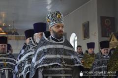 Архиепископ Артемий совершил Литургию Преждеосвященных Даров в храме Архистратига Михаила города Скидель