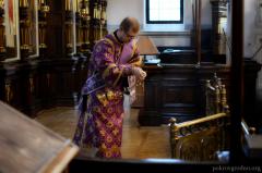 В Неделю Крестопоклонную архиепископ Артемий возглавил Литургию в Покровском соборе