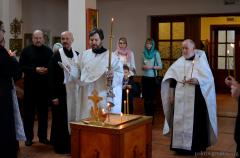 В Коложской церкви была совершена панихида по жертвам трагедии в торгово-развлекательном центре «Зимняя вишня» В Коложской церкви была совершена панихида по жертвам трагедии в торгово-развлекательном центре «Зимняя вишня»