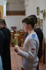 В Коложской церкви была совершена панихида по жертвам трагедии в торгово-развлекательном центре «Зимняя вишня» В Коложской церкви была совершена панихида по жертвам трагедии в торгово-развлекательном центре «Зимняя вишня»