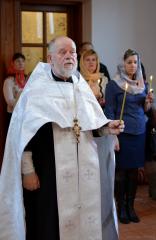 В Коложской церкви была совершена панихида по жертвам трагедии в торгово-развлекательном центре «Зимняя вишня» В Коложской церкви была совершена панихида по жертвам трагедии в торгово-развлекательном центре «Зимняя вишня»