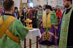 В канун праздника Входа Господня в Иерусалим архиепископ Артемий совершил всенощное бдение в кафедральном соборе Гродно