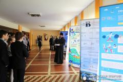 Руководитель экологического отдела епархии провел презентацию в Зельвенской гимназии Руководитель экологического отдела епархии провел презентацию в Зельвенской гимназии
