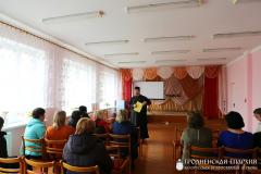 Благочинный Зельвенского округа встретился с родителями и учащимися Каролинской средней школы Благочинный Зельвенского округа встретился с родителями и учащимися Каролинской средней школы