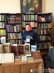 Настоятель храма поселка Берестовица провел беседу на тему «Мир православной книги» Настоятель храма поселка Берестовица провел беседу на тему «Мир православной книги»