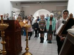 Літургію раней-асвячоных Дароў з місіянерскімі каментарамі здзейснілі для нядзельнай школы Пакроўскага сабора